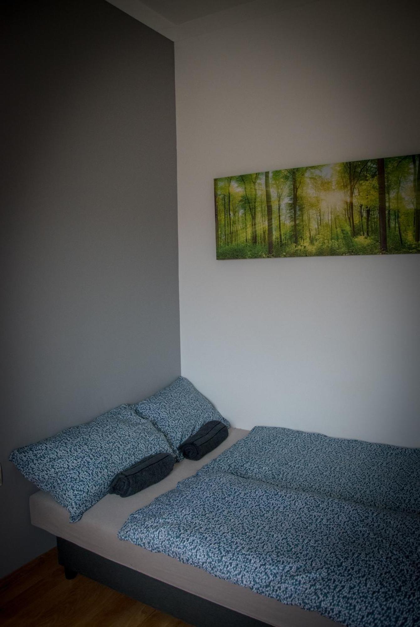 Lovely Central Apartment With Free Parking, Koezponthoz Koezeli 3 Szobas Lakas Gyor Exterior photo