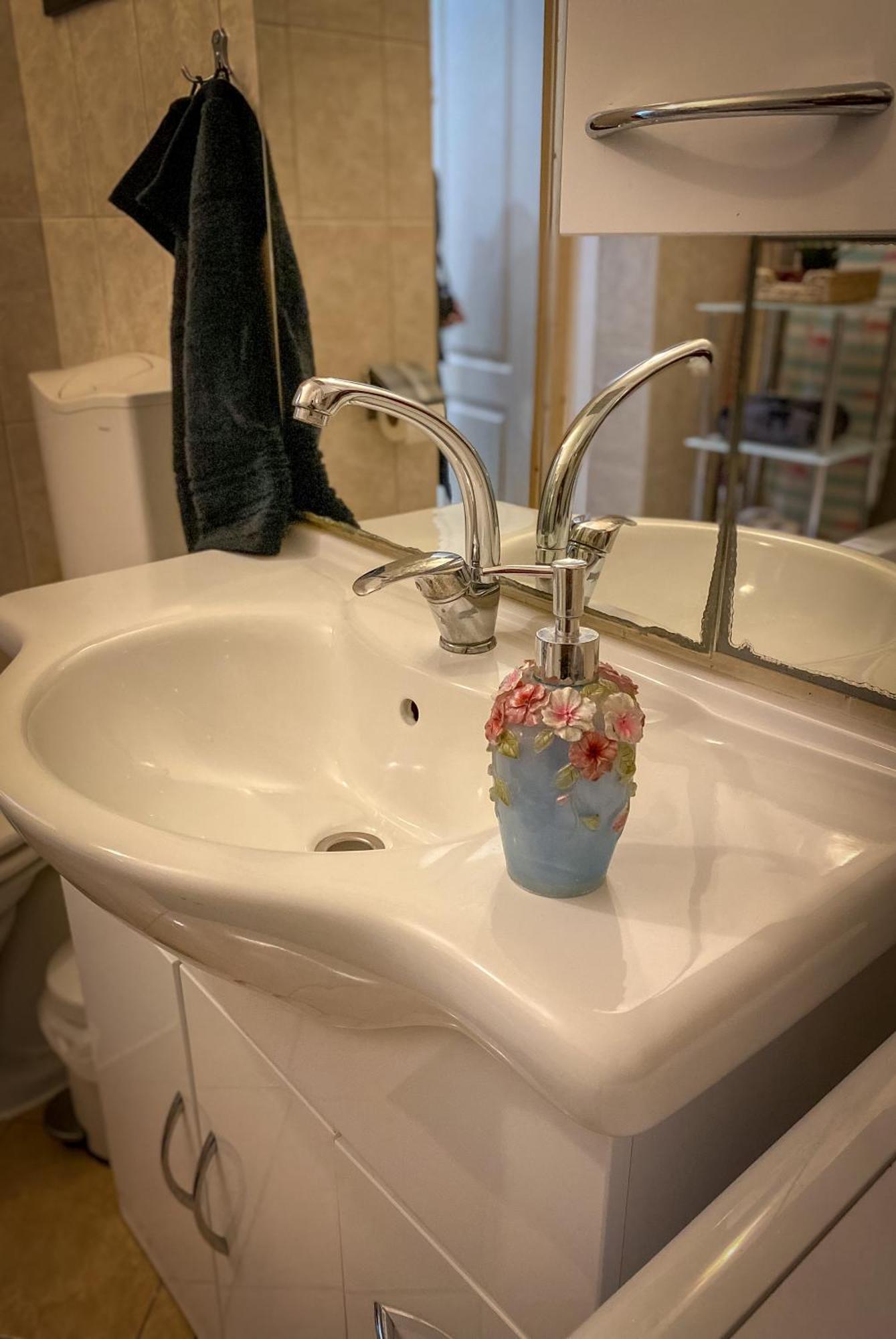 Lovely Central Apartment With Free Parking, Koezponthoz Koezeli 3 Szobas Lakas Gyor Exterior photo